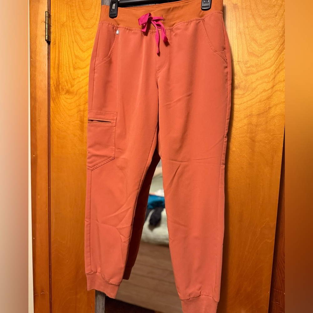 Figs Terracotta Zamora scrub Pants